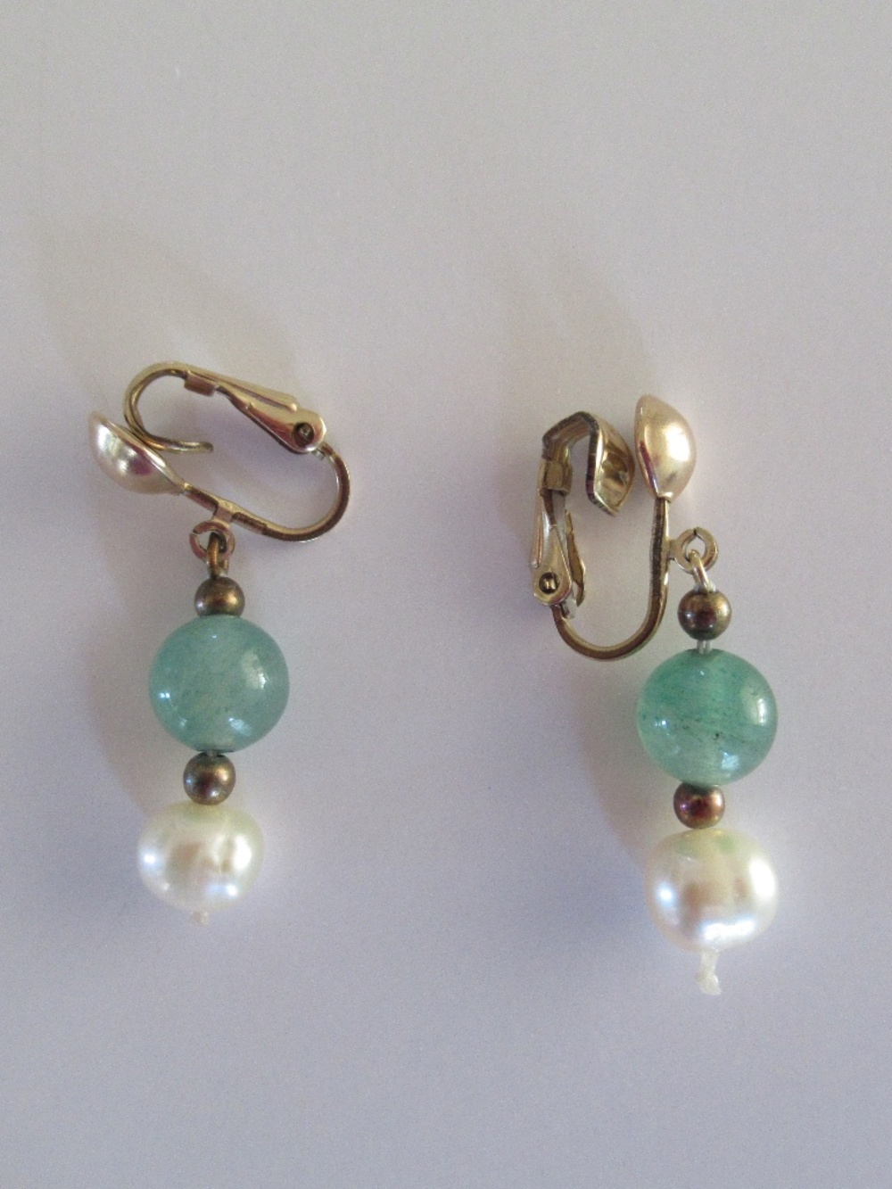 AVENTURINE & FRESH WATER PEARL CLIP ON EARRINGS